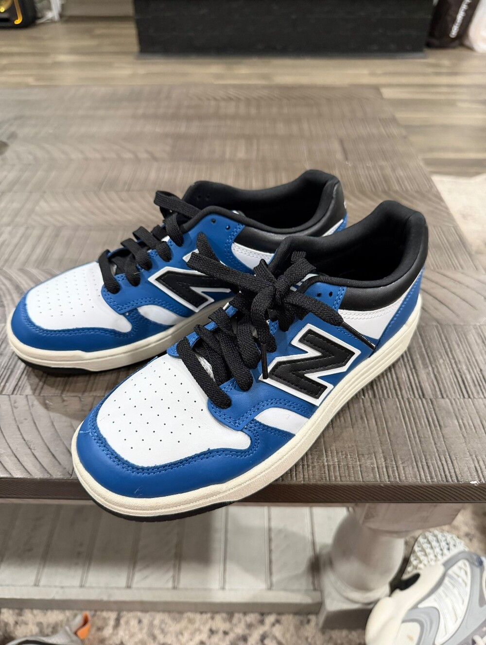 New Balance Men's White & Blue Lifestyle Sneaker